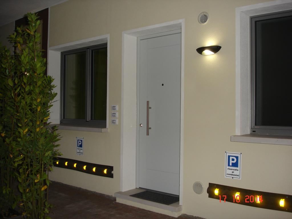 Blau Vacanze Peschiera del Garda Habitación foto